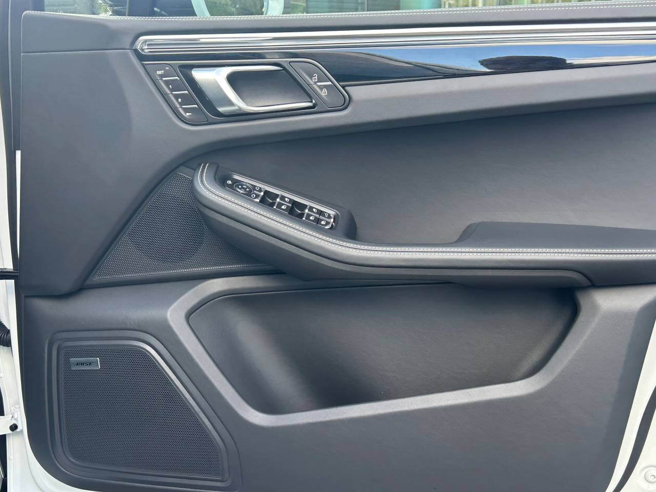 Used Porsche Macan 2025 for sale - 76609241: Photo 48