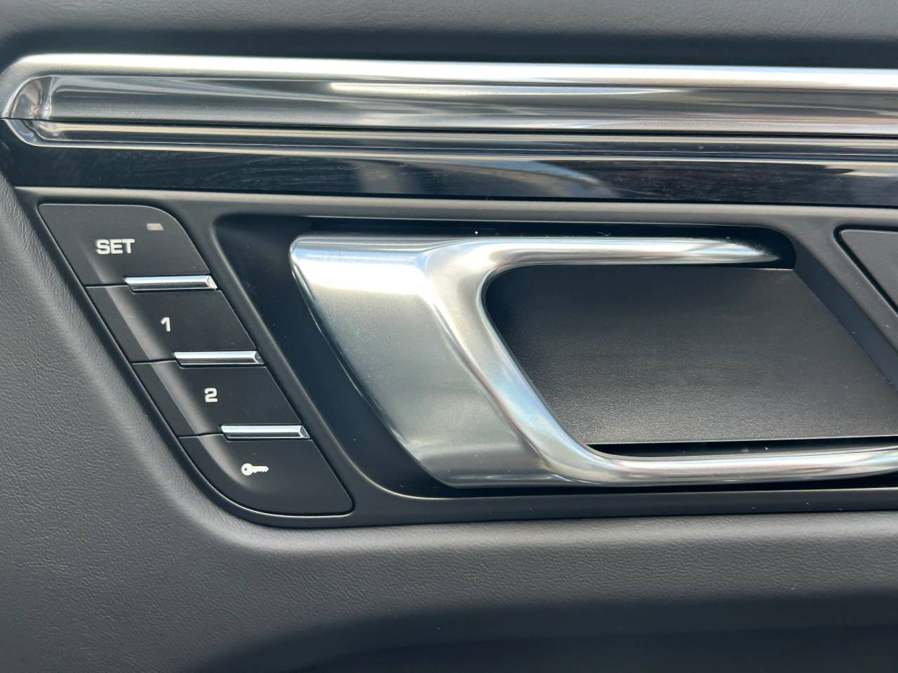 Used Porsche Macan 2025 for sale - 76609241: Photo 50