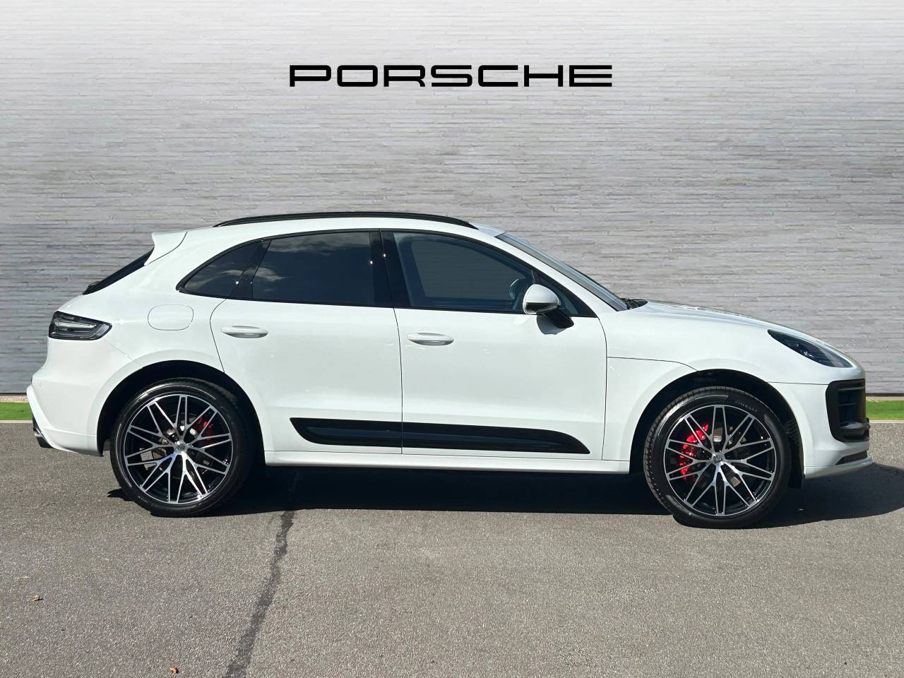 Used Porsche Macan 2025 for sale - 76609241: Photo 53
