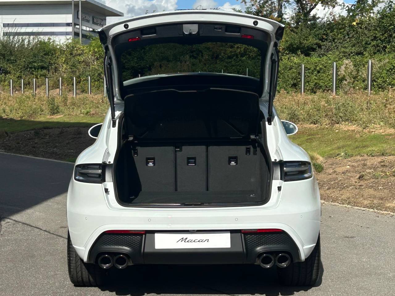 Used Porsche Macan 2025 for sale - 76609241: Photo 8