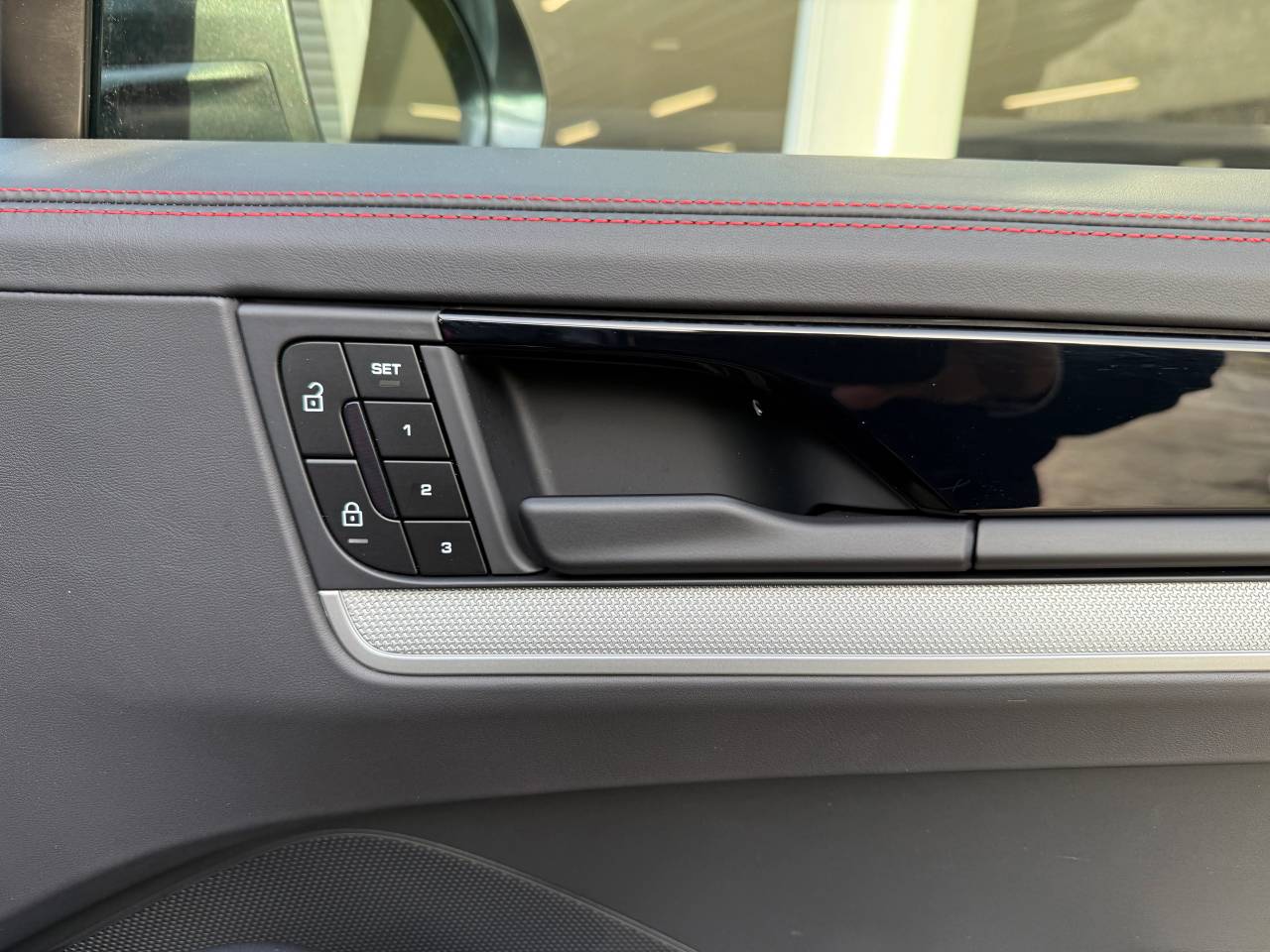 Used Porsche Cayenne 2024 for sale - 77176849: Photo 30