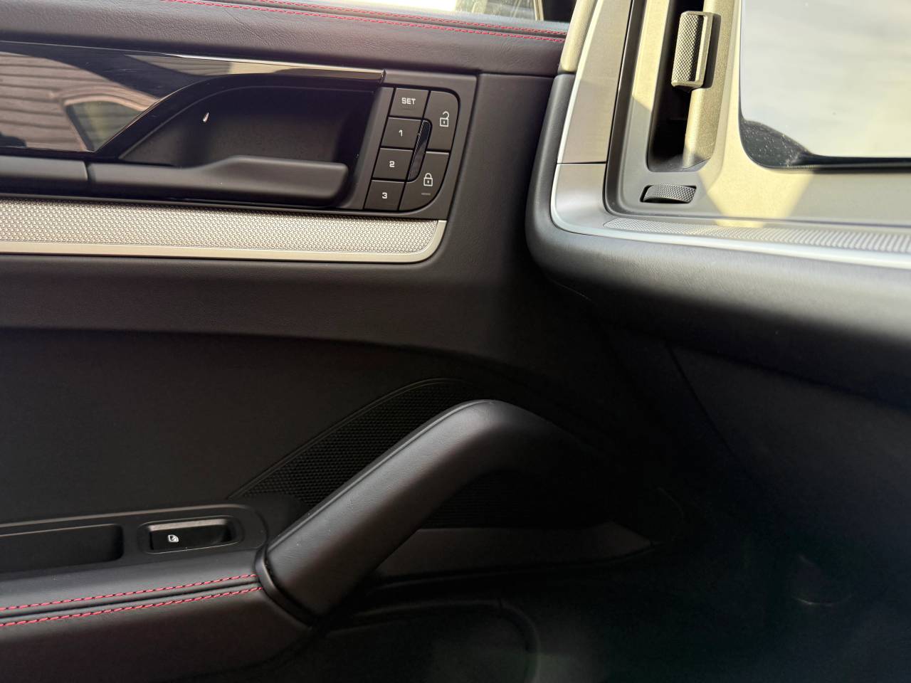 Used Porsche Cayenne 2024 for sale - 77176849: Photo 31