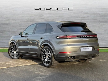 Used Porsche Cayenne 2024 for sale - 77176849: Photo