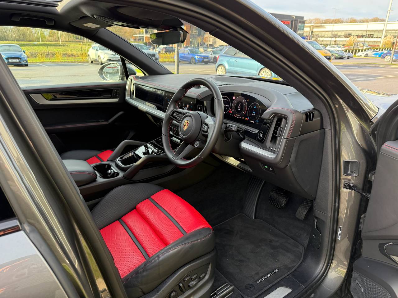 Used Porsche Cayenne 2024 for sale - 77176849: Photo 40