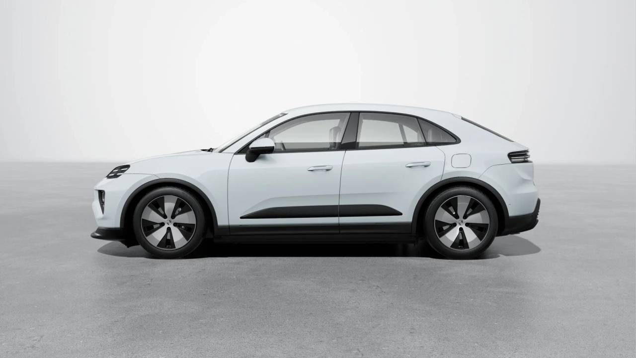 Used Porsche Macan 2024 for sale - 76716772: Photo 2