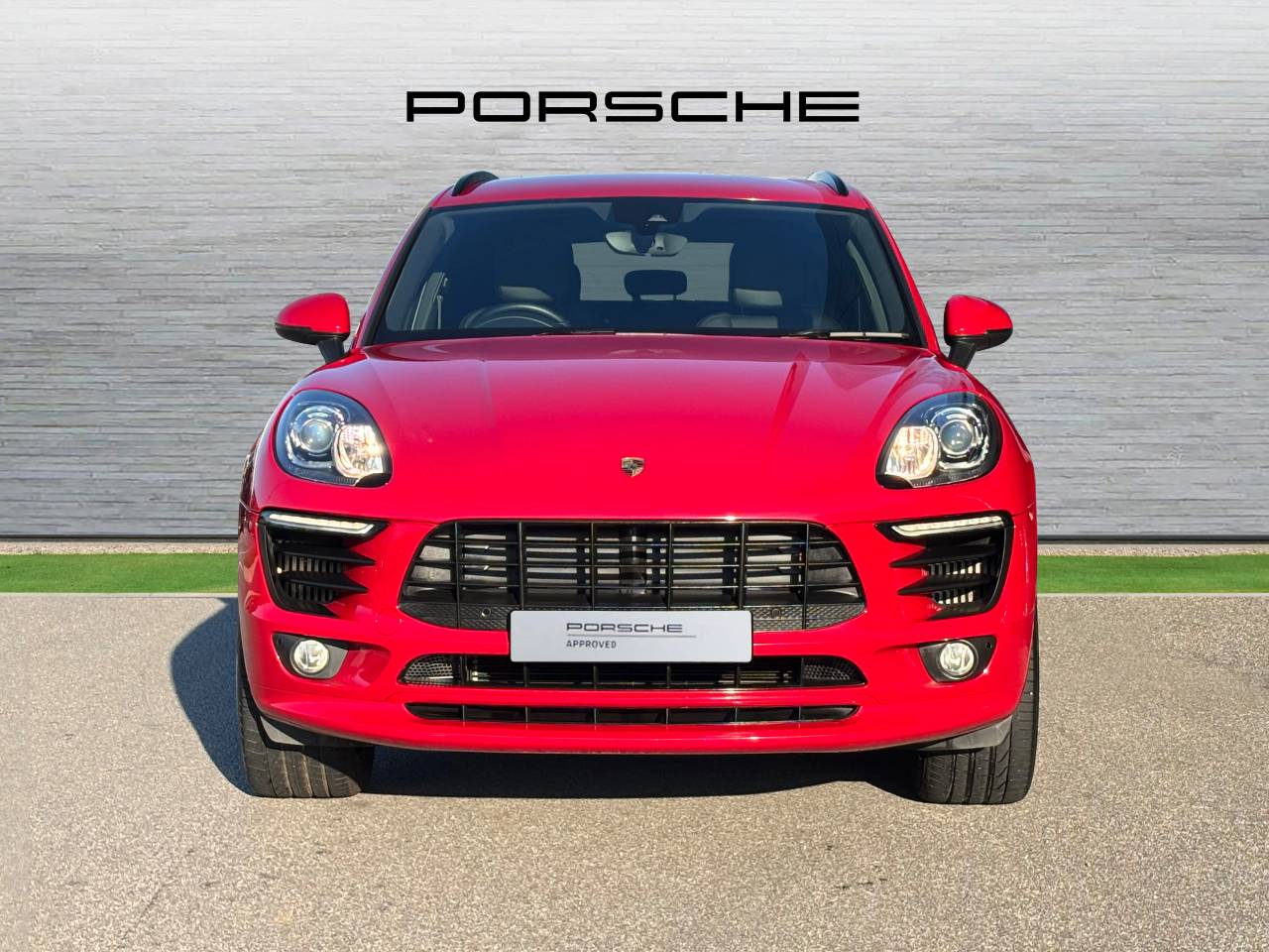 Used Porsche Macan 2018 for sale - 76241287: Photo 2