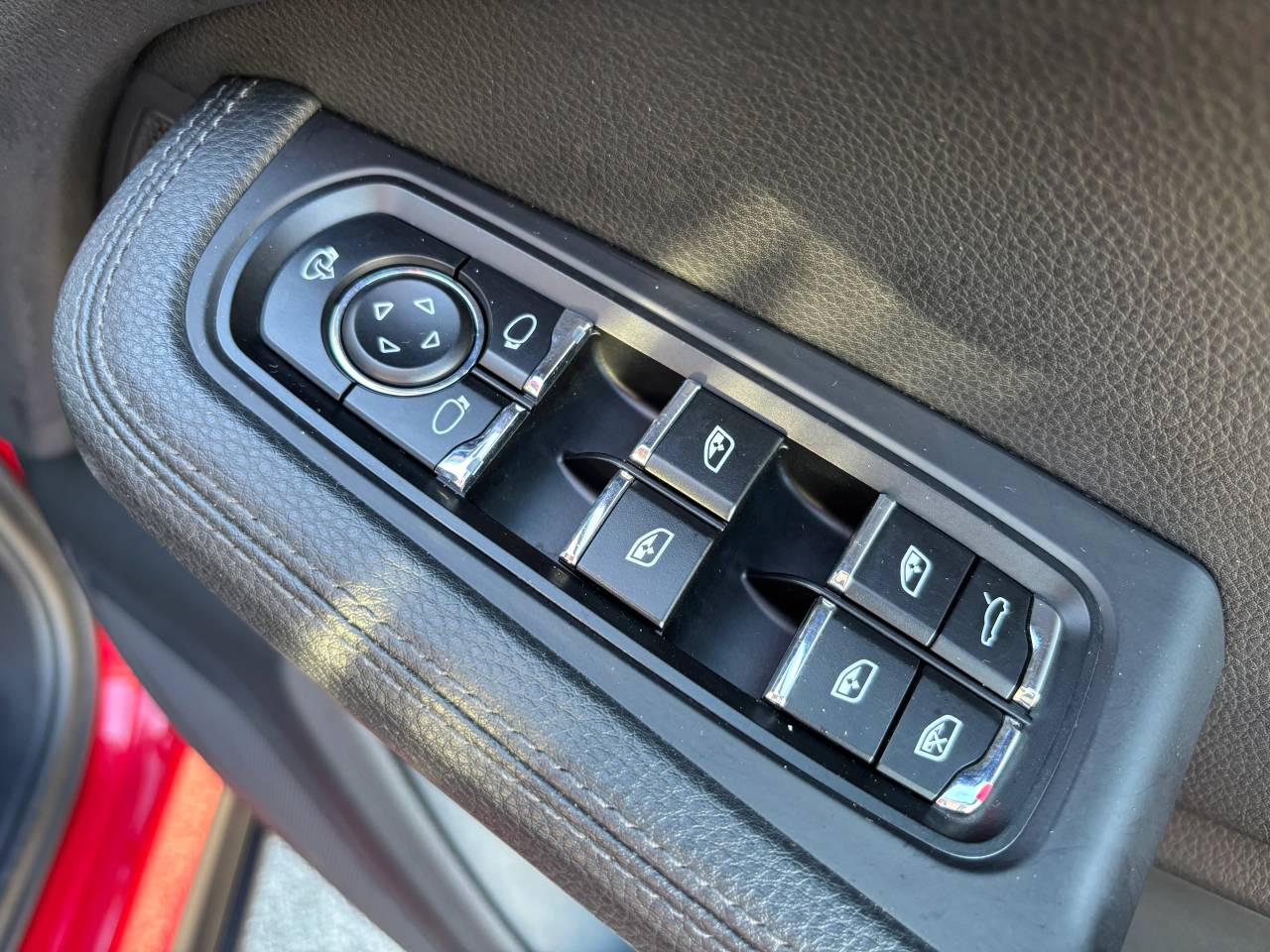 Used Porsche Macan 2018 for sale - 76241287: Photo 32