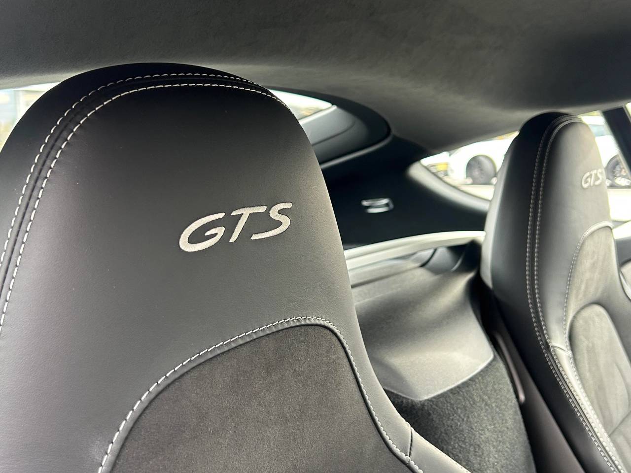 Used Porsche Cayman 2023 for sale - 77176808: Photo 31