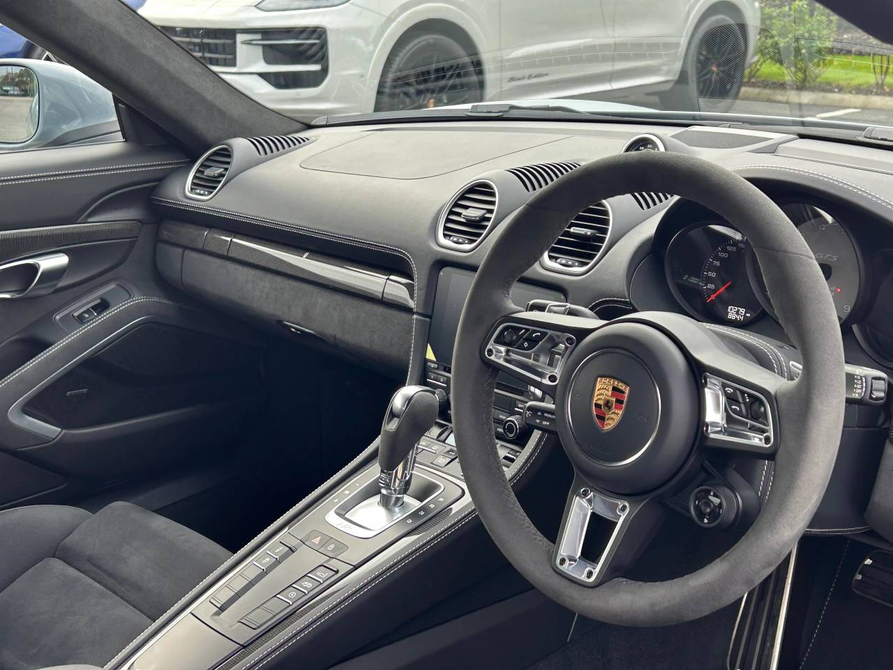 Used Porsche Cayman 2023 for sale - 77176808: Photo 4