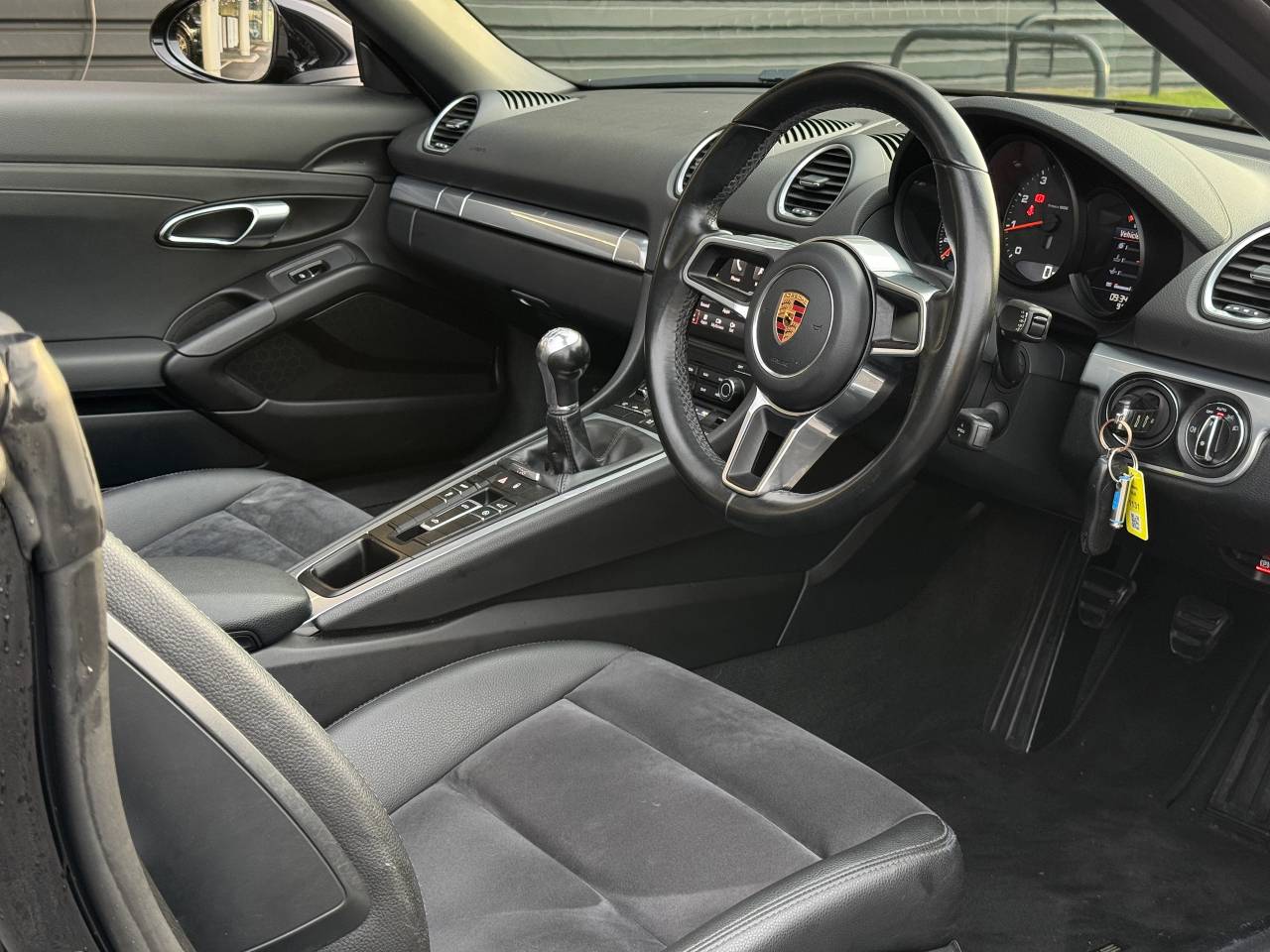 Used Porsche Boxster 2017 for sale - 78215617: Photo 4