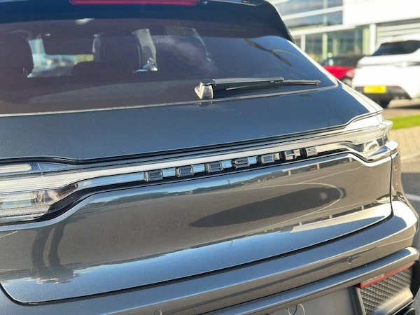 Used Porsche Macan 2023 for sale - 76216665: Photo 13
