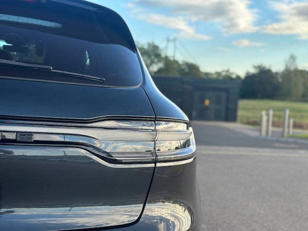 Used Porsche Macan 2023 for sale - 76216665: Photo 18