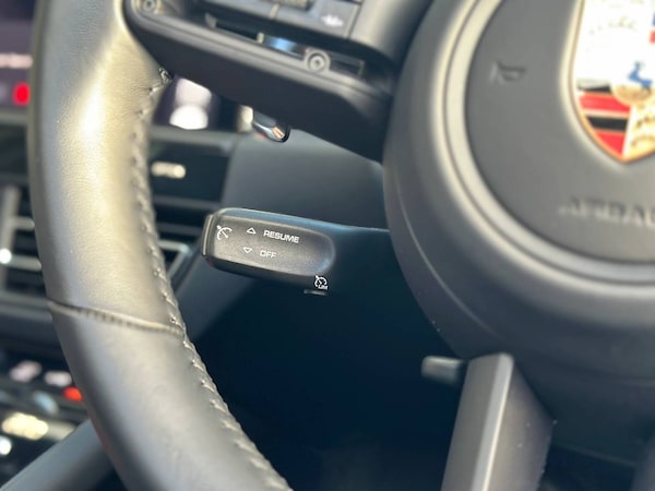 Used Porsche Macan 2023 for sale - 76216665: Photo 36