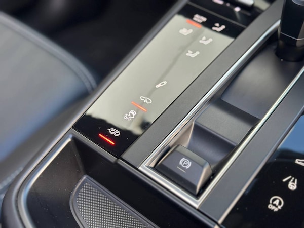 Used Porsche Macan 2023 for sale - 76216665: Photo 37