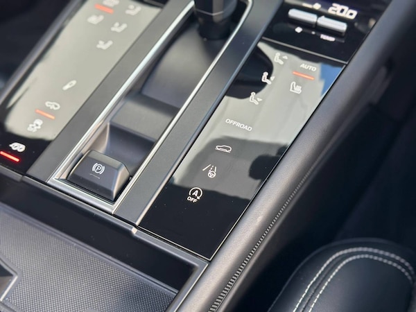 Used Porsche Macan 2023 for sale - 76216665: Photo 39