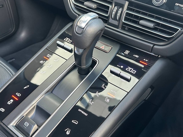 Used Porsche Macan 2023 for sale - 76216665: Photo 42