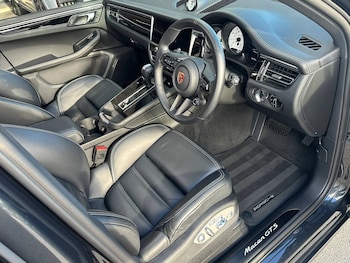 Used Porsche Macan 2023 for sale - 76216665: Photo 4