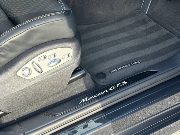Used Porsche Macan 2023 for sale - 76216665: Photo 51