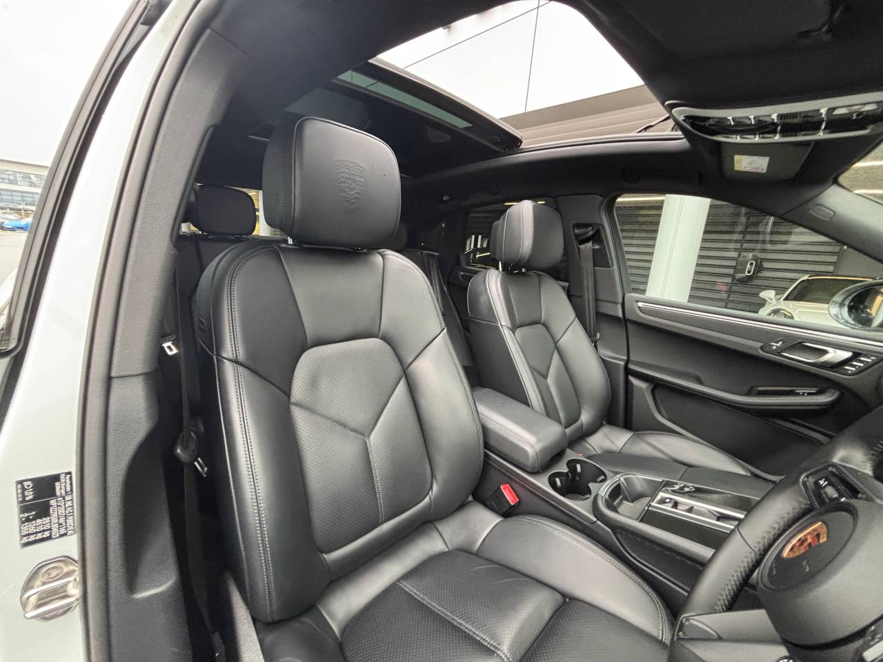 Used Porsche Macan 2023 for sale - 77359906: Photo 28