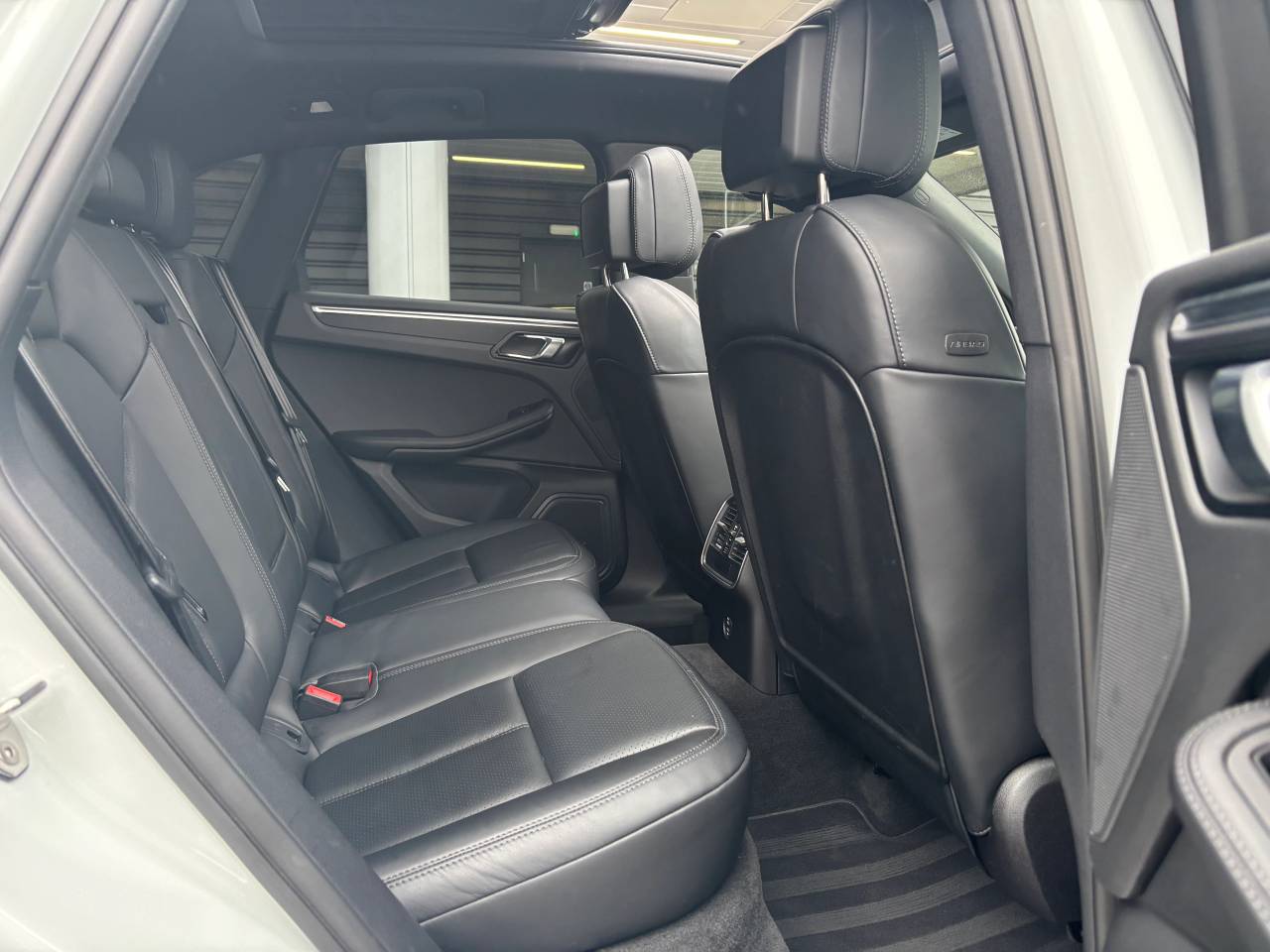 Used Porsche Macan 2023 for sale - 77359906: Photo 34