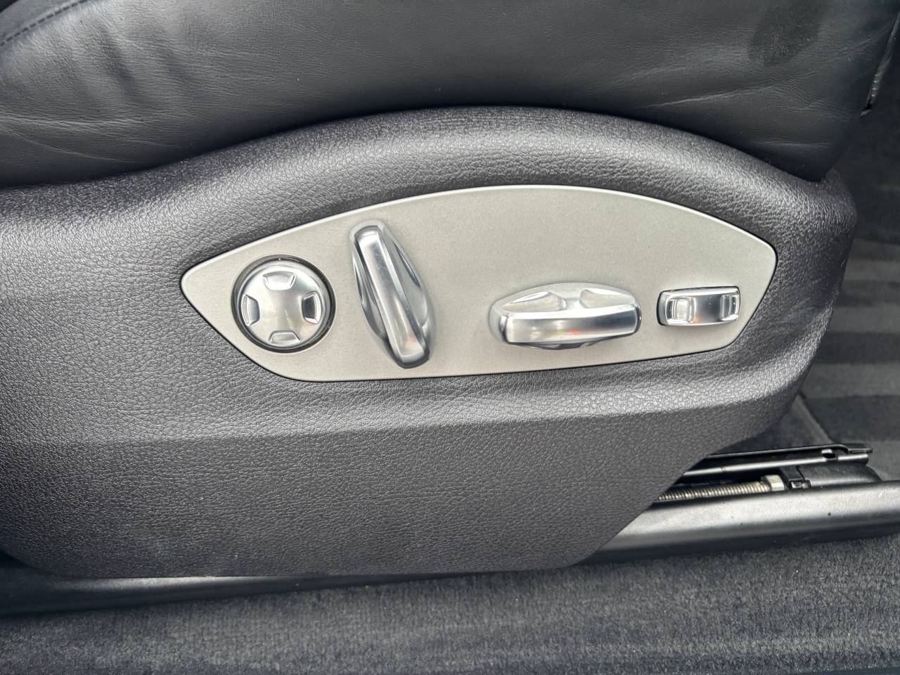 Used Porsche Macan 2023 for sale - 77359906: Photo 39