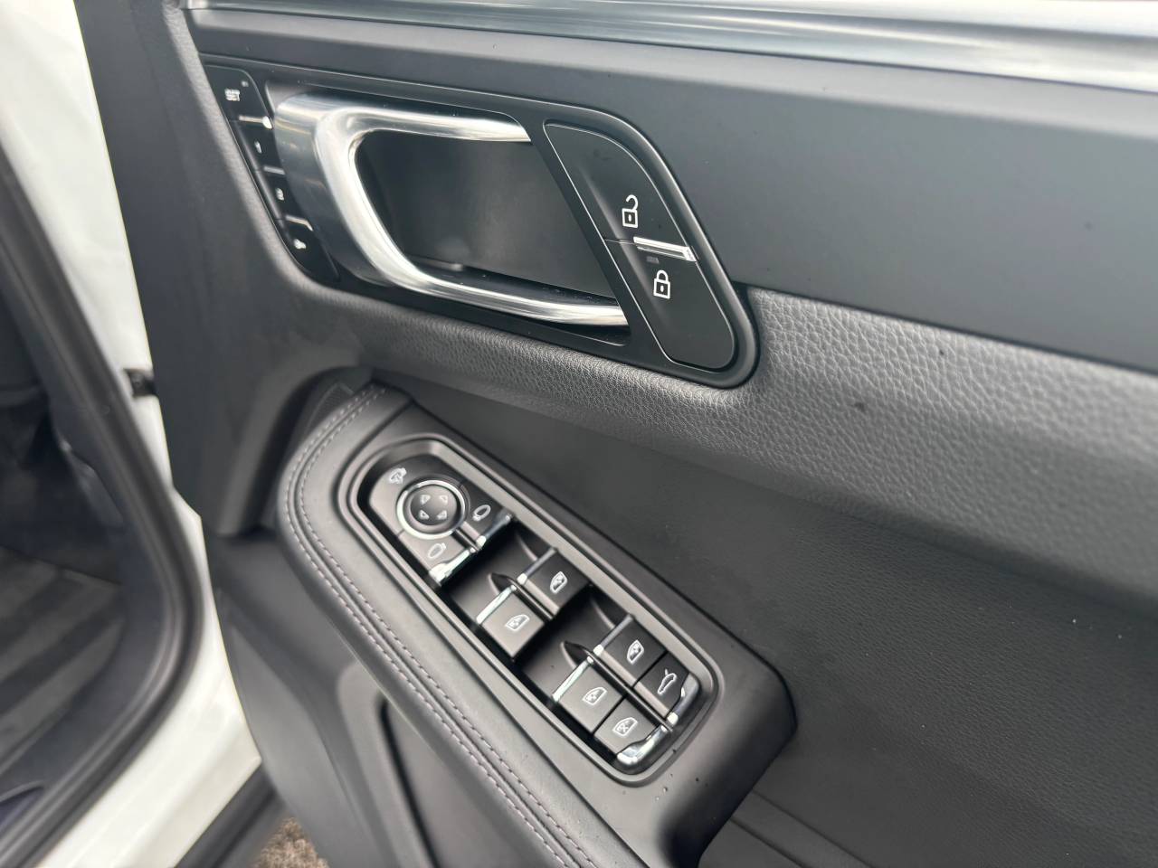 Used Porsche Macan 2023 for sale - 77359906: Photo 41