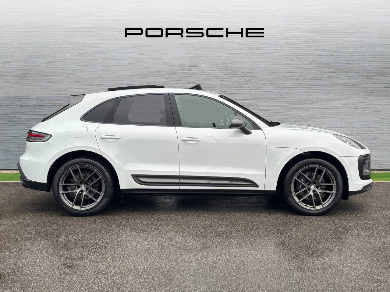 Used Porsche Macan 2023 for sale - 77359906: Photo 43