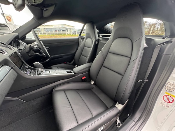 Used Porsche Cayman 2025 for sale - 76110859: Photo 10