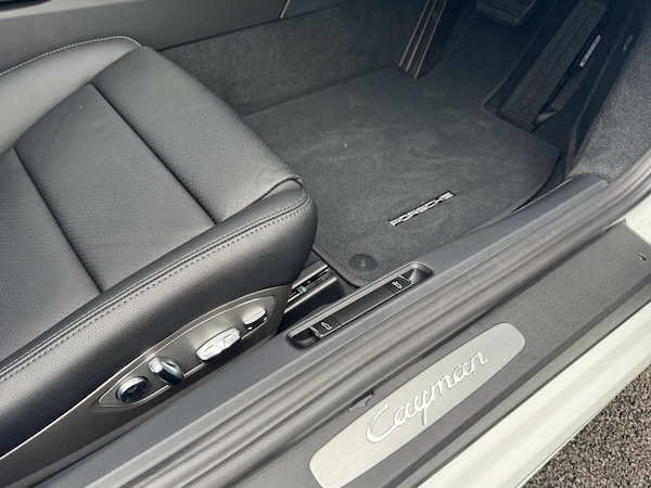 Used Porsche Cayman 2025 for sale - 76110859: Photo 29