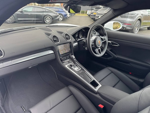 Used Porsche Cayman 2025 for sale - 76110859: Photo 9