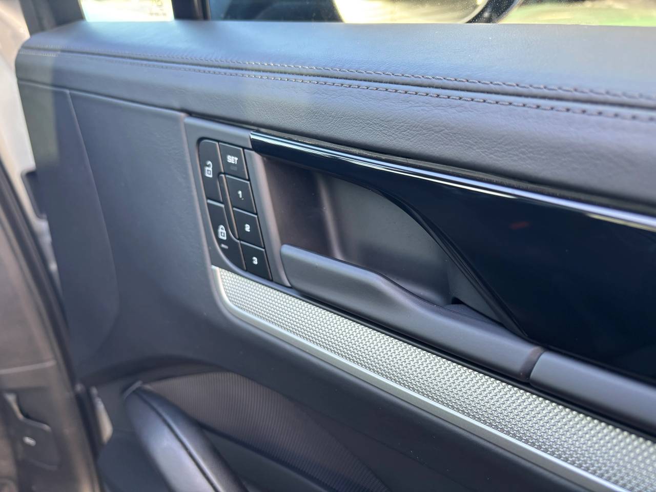 Used Porsche Cayenne 2025 for sale - 77292957: Photo 34