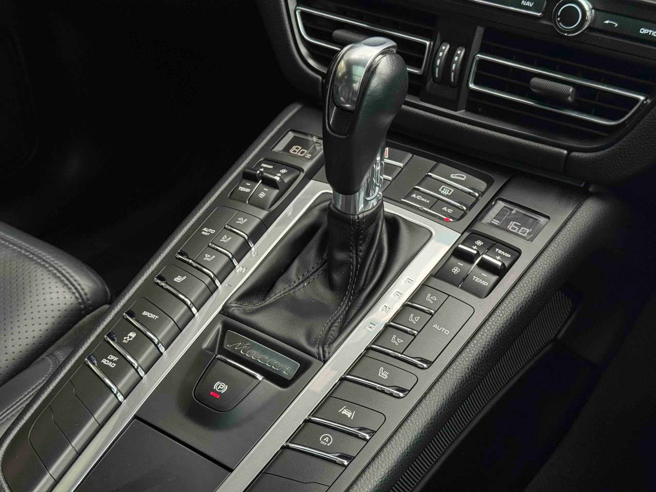 Used Porsche Macan 2018 for sale - 77725249: Photo 28