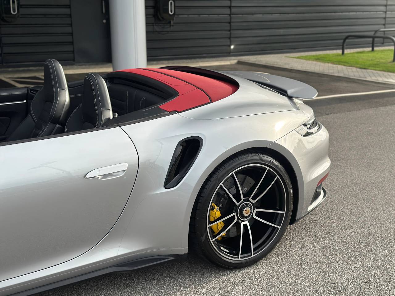 Used Porsche 911 2024 for sale - 76216701: Photo 24