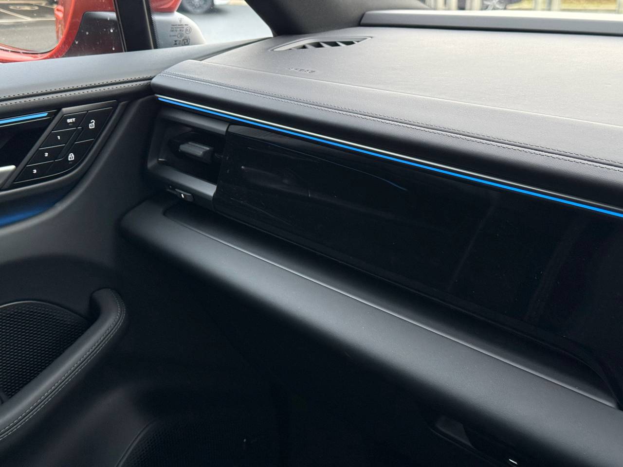 Used Porsche Macan 2025 for sale - 77176998: Photo 35