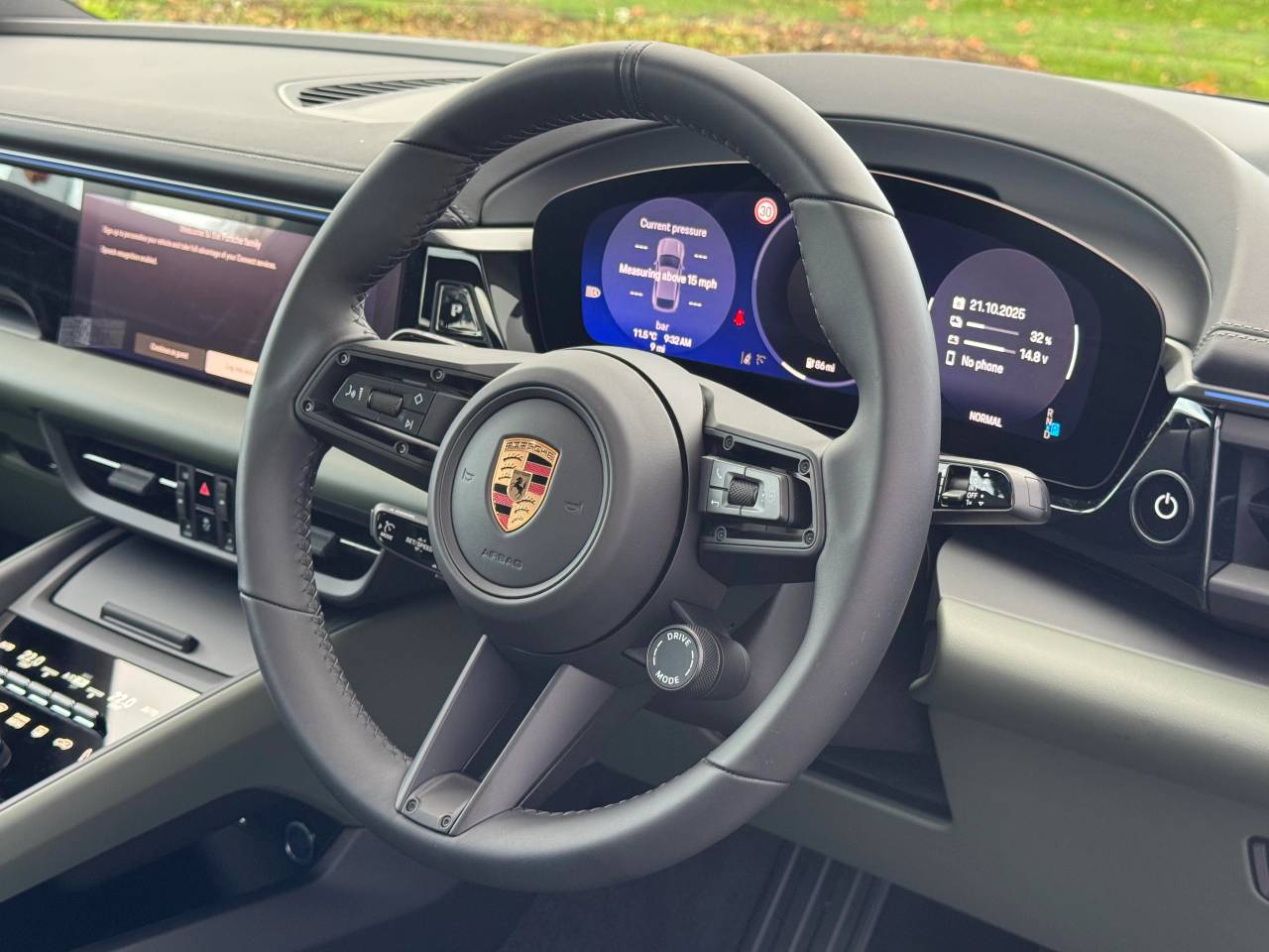 Used Porsche Macan 2025 for sale - 76474524: Photo 29