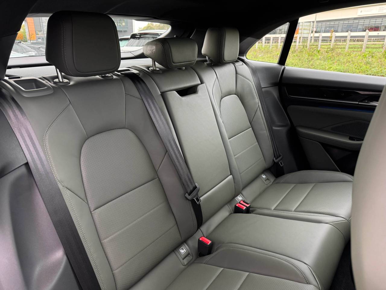 Used Porsche Macan 2025 for sale - 76474524: Photo 38