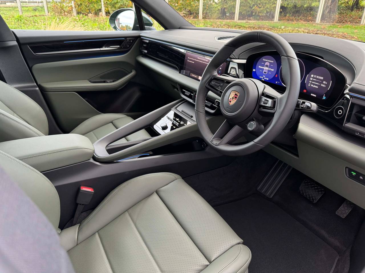 Used Porsche Macan 2025 for sale - 76474524: Photo 4