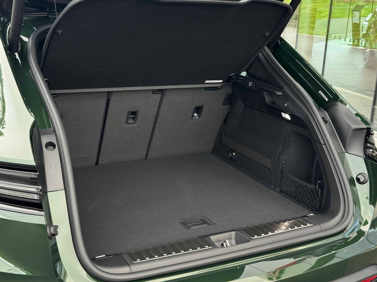 Used Porsche Macan 2025 for sale - 76474524: Photo 8