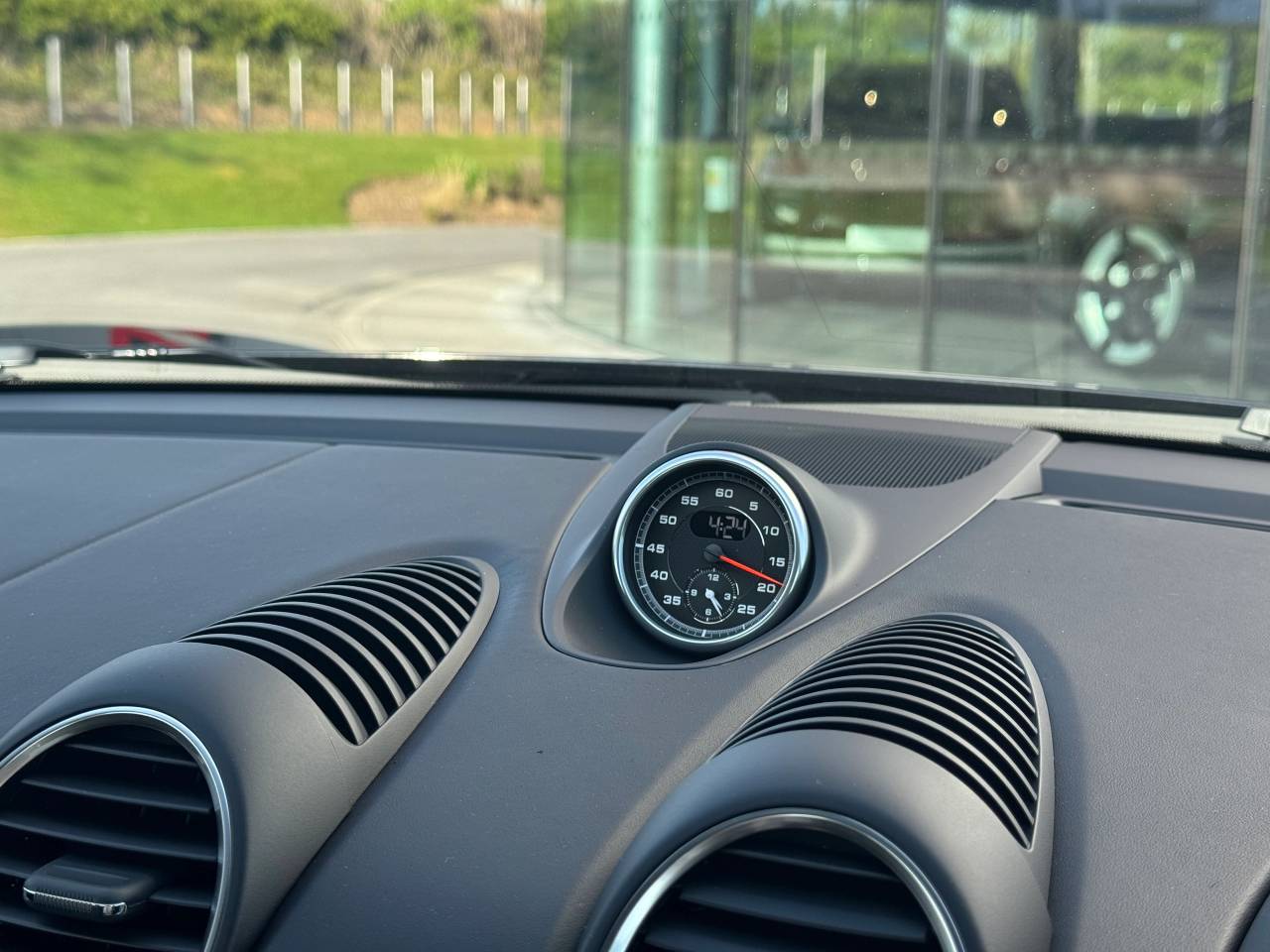 Used Porsche Cayman 2025 for sale - 77177607: Photo 32