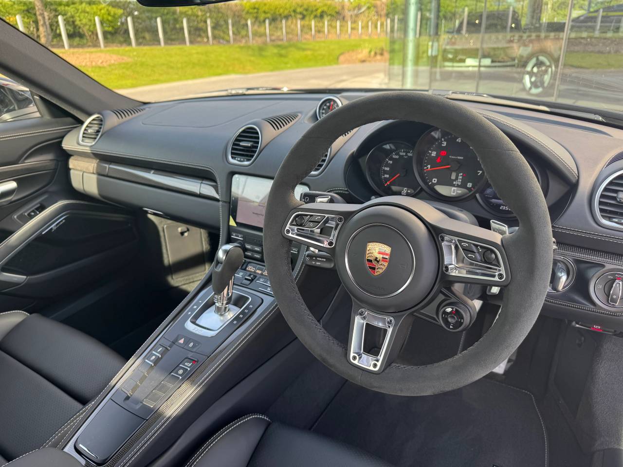 Used Porsche Cayman 2025 for sale - 77177607: Photo 4