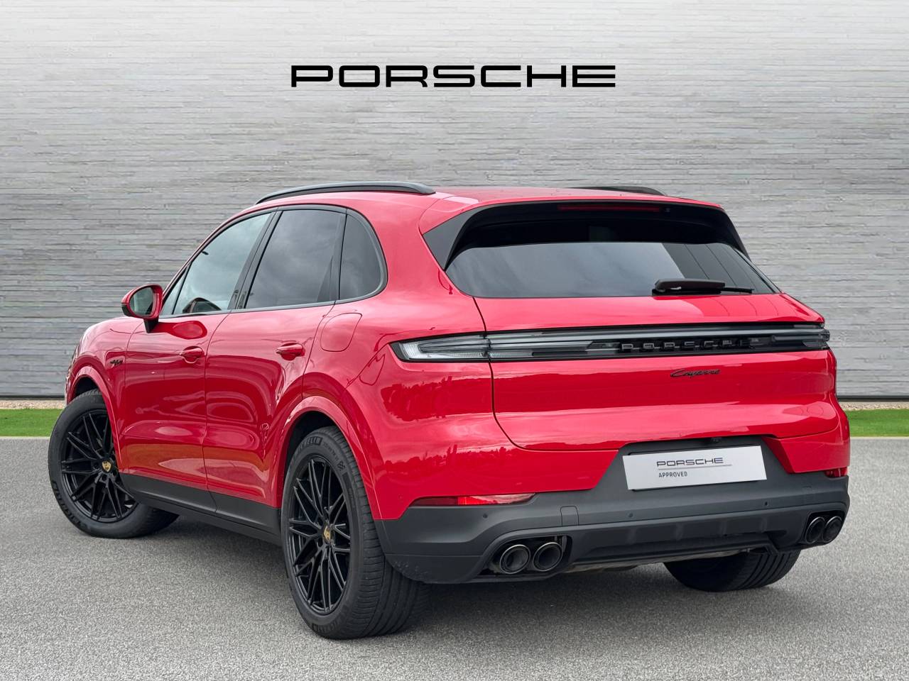 Used Porsche Cayenne 2024 for sale - 76111364: Photo 2