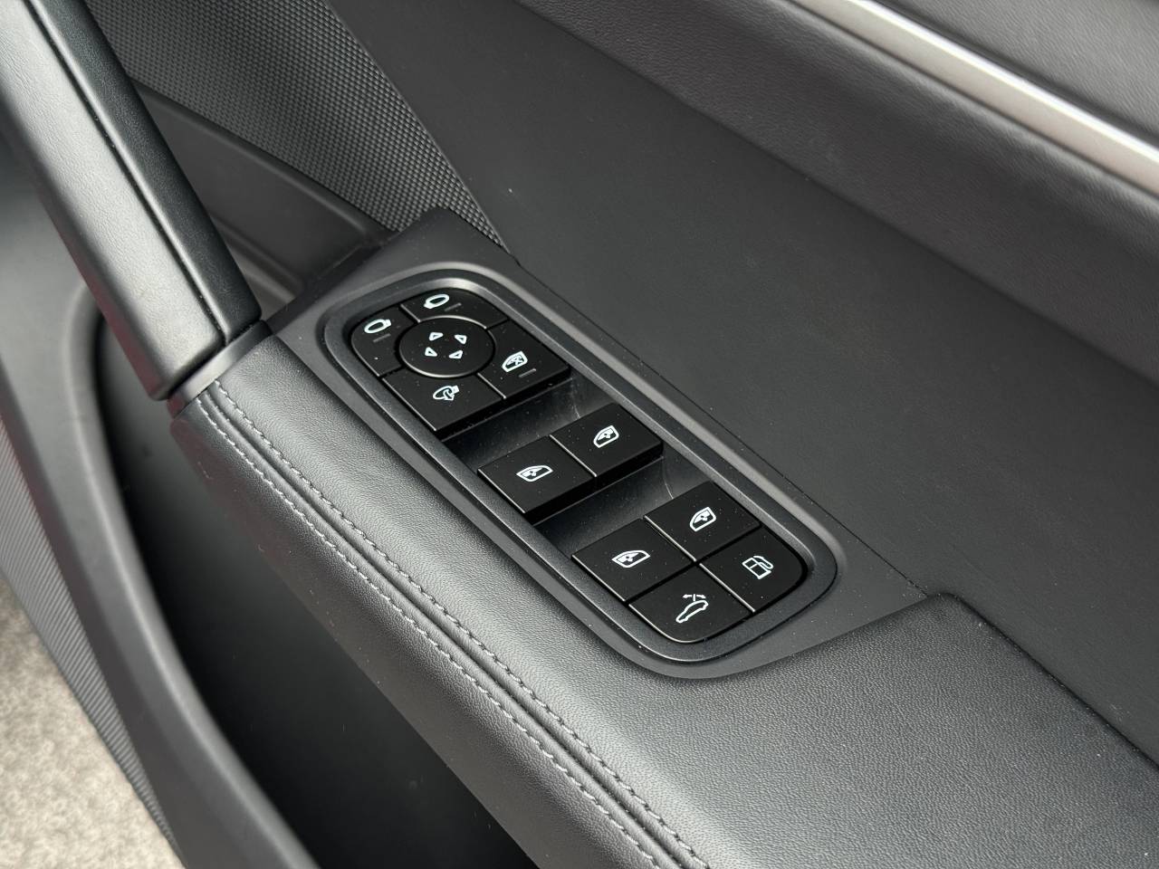 Used Porsche Cayenne 2024 for sale - 76111364: Photo 32