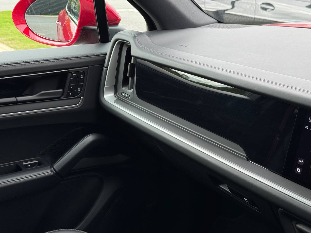Used Porsche Cayenne 2024 for sale - 76111364: Photo 36