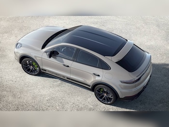 Used Porsche Cayenne 2023 for sale - 77840936: Photo