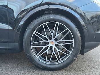 Used Porsche Cayenne 2025 for sale - 75292724: Photo