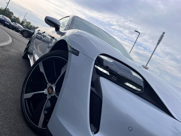 Used Porsche Taycan 2021 for sale - 76216692: Photo 12