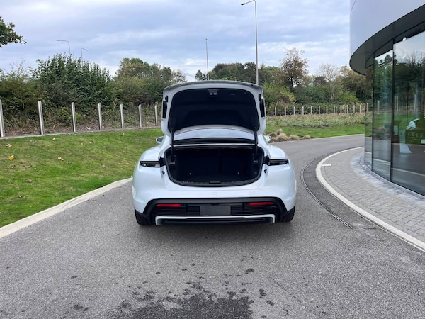 Used Porsche Taycan 2021 for sale - 76216692: Photo 14
