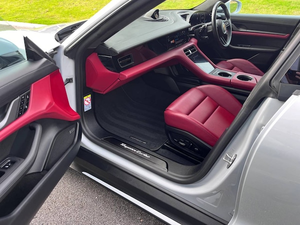 Used Porsche Taycan 2021 for sale - 76216692: Photo 23