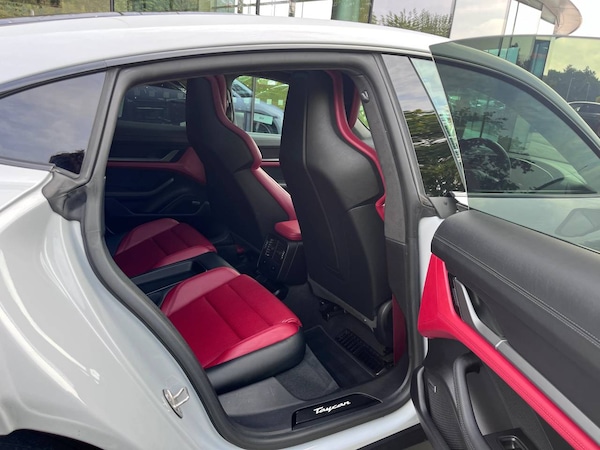 Used Porsche Taycan 2021 for sale - 76216692: Photo 24