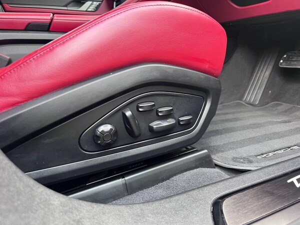Used Porsche Taycan 2021 for sale - 76216692: Photo 27